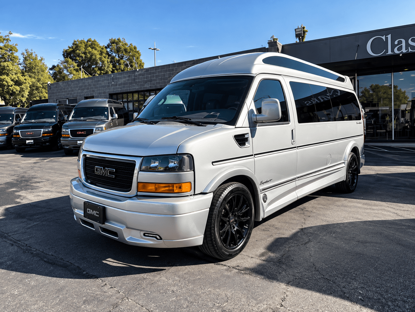 Mercedes Sprinter Passenger Van / Ford Transit